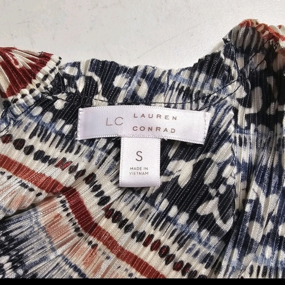 Women's LC Lauren Conrad Abstract Stripe Pleated Shift Dress - Picture 12 of 14